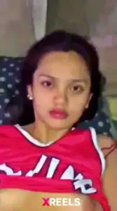 Assamese देसी नग्न लड़की अपने कोच का लंड चूसती है