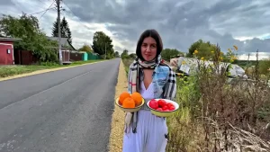 Fucked a village girl in the garden while her husband was not at home
