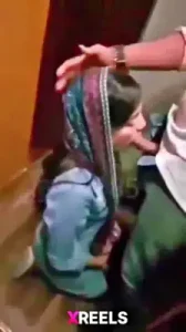 Pakistani पोर्न में एक मासूम लड़की मुख-मैथुन करती है
