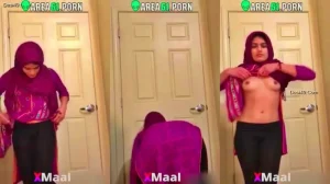 Watch Pakistani Girl Nude Body Show In Selfie Cam Video