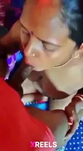 देसी भाभी अपने देवर को मुख मैथुन देती है