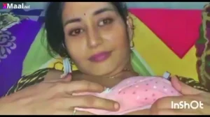 नग्न बालों वाली बिल्ली भाभी की चुदाई