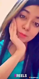 प्यारी ढाका लड़की कैमरे पर नग्न हो गई