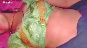 இந்திய பெண் ப்ளோஜாப் மற்றும் ஃபக்கிங்